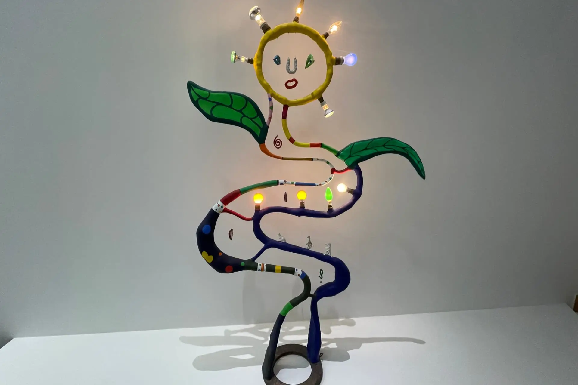 Sculpture tête jaune de Niki de Saint Phalle